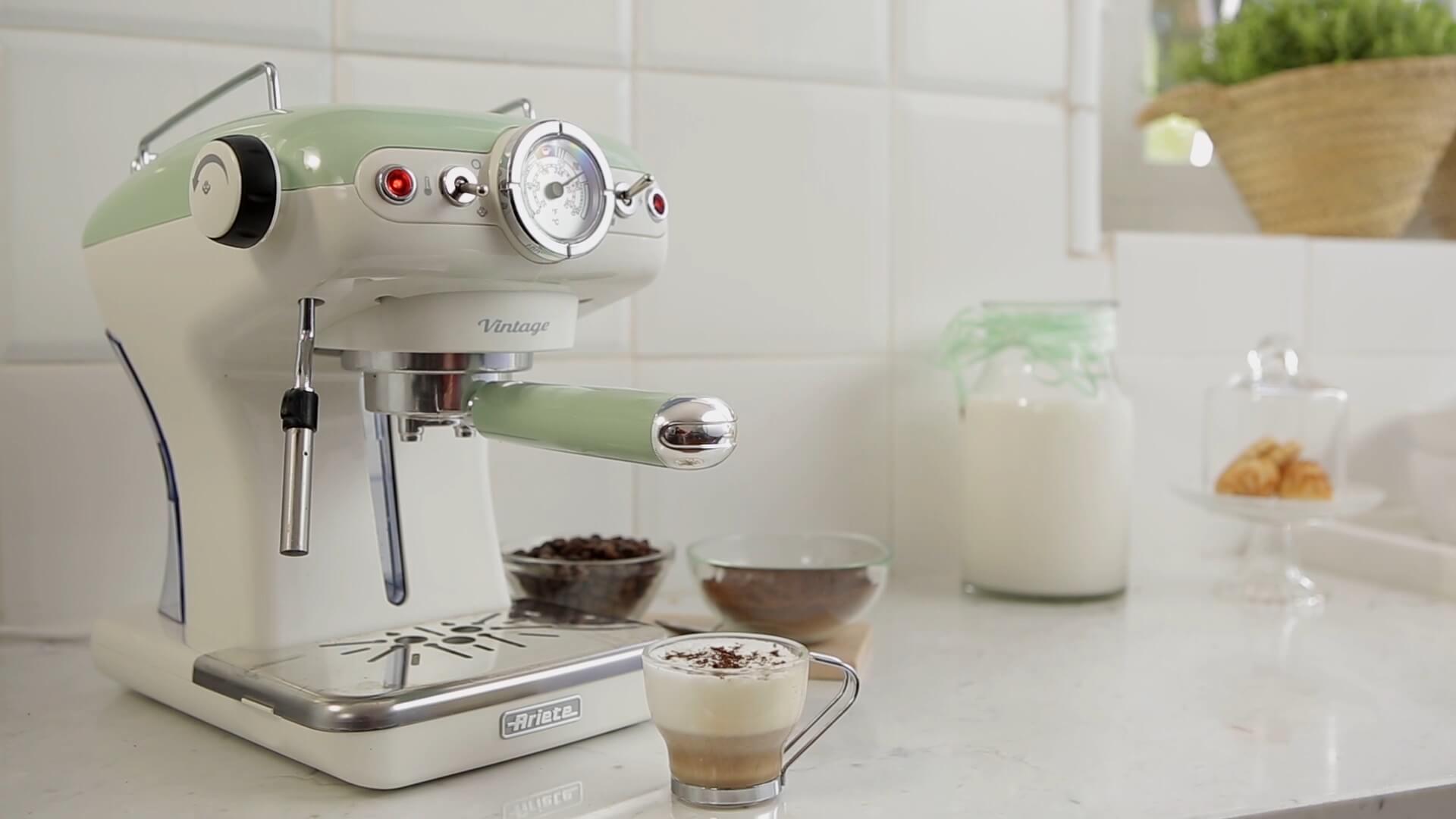 Ariete Vintage Espresso Coffee Machine Green, 15 Bar Pump, Maxi-Cappuccino Device