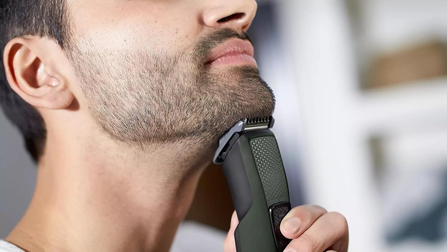 Philips BT1230/15 Skin-friendly Rechargeable Beard Trimmer with USB Charging