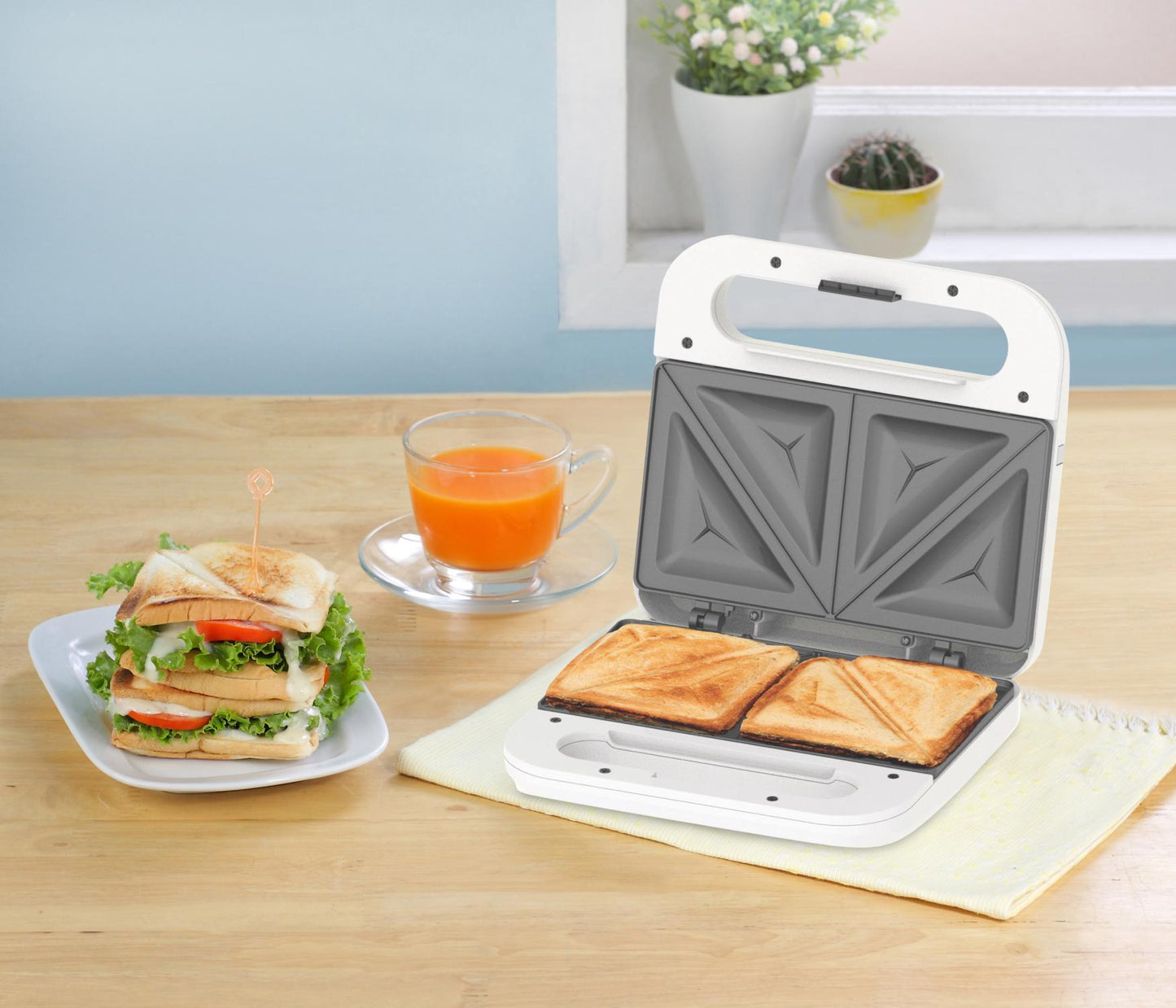 https://cdn.shopify.com/s/files/1/0676/9999/8920/files/Sanwich-maker-w-4.jpg?v=1749529318