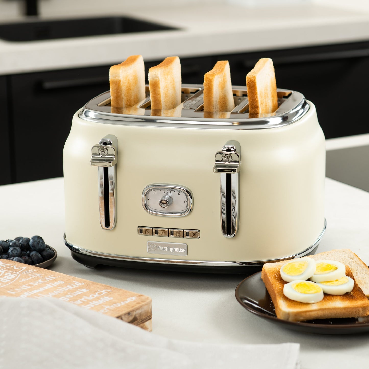 https://cdn.shopify.com/s/files/1/0676/9999/8920/files/WKTTB809WHRetro4SliceToaster7.jpg?v=1747805993
