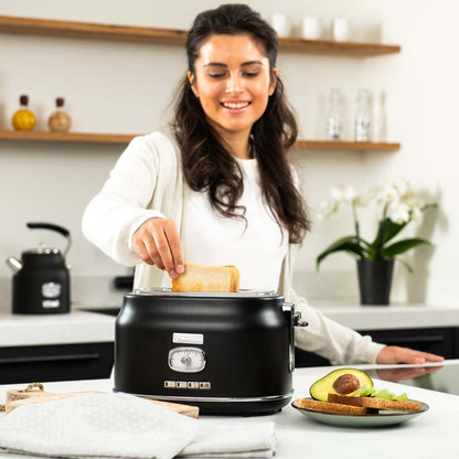 https://cdn.shopify.com/s/files/1/0676/9999/8920/files/WKTTB857BK-Retro-2-Slice-Toaster-6.jpg?v=1747810389