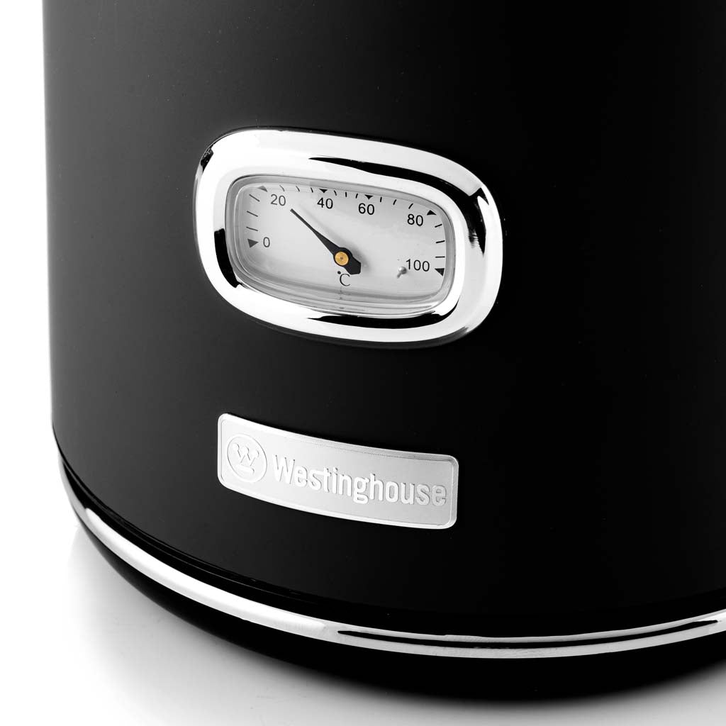 https://cdn.shopify.com/s/files/1/0676/9999/8920/files/WKWK148BK-Retro-Kettle-2.jpg?v=1747805650