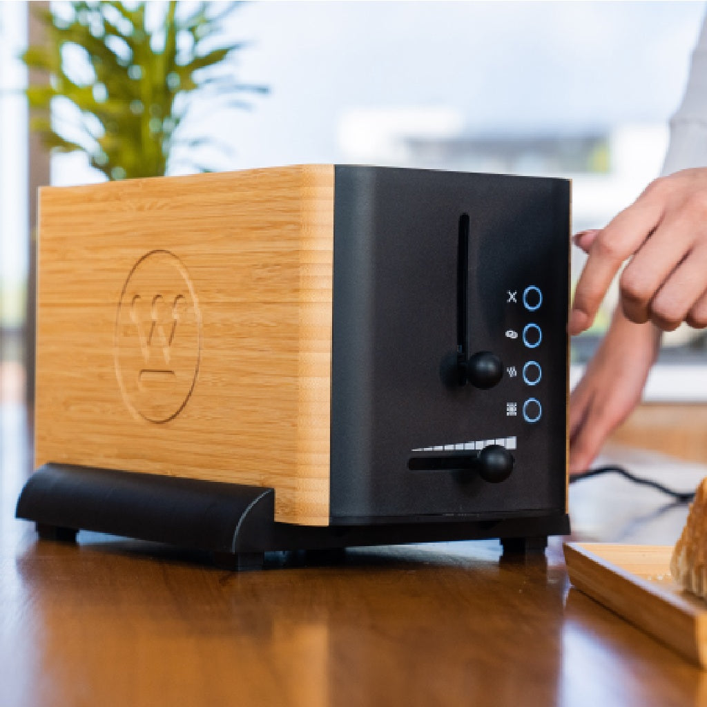 https://cdn.shopify.com/s/files/1/0676/9999/8920/files/toaster_496e7e4f-d2ef-4285-9910-f76b1f1b3e67.jpg?v=1747804899